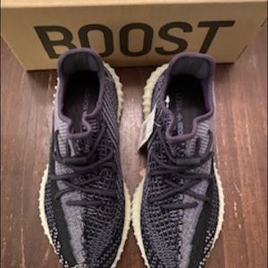 COPY - Yeezy adidas boost V2 Carbon (asriel)